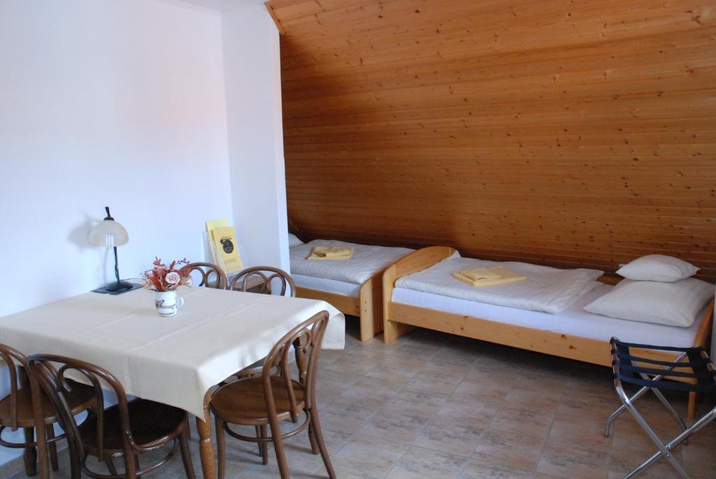 Hotel U Ruze Slavonice Rum bild